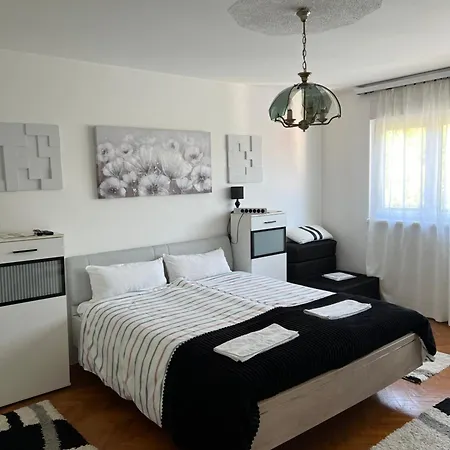 Apartment Moj Dom *